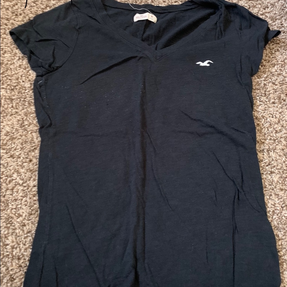 7 Hollister v neck T-shirt’s